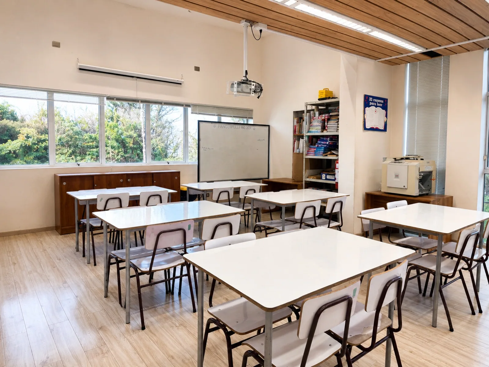 Sala de lectura de la Biblioteca CRA